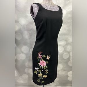 B. Moss Dress Collection embroidered black dress size 2‎
